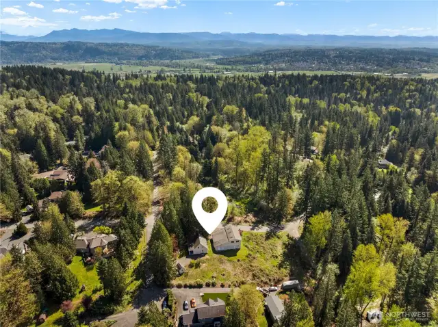 Groceries, dining, wineries, Northshore schools, and more are all just a short drive away.