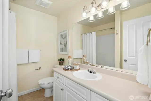 Secondary  Full Bathroom