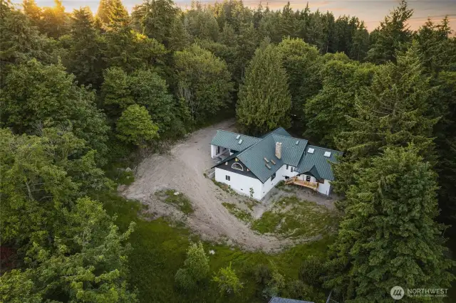 Large, private lot tucked away in the trees
