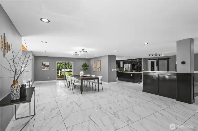 Like to entertain? This is the house.