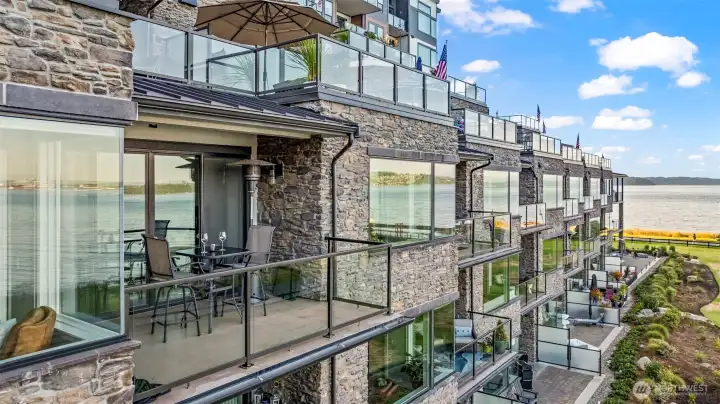 The building is set back to offer privacy and enhance the already stunning views