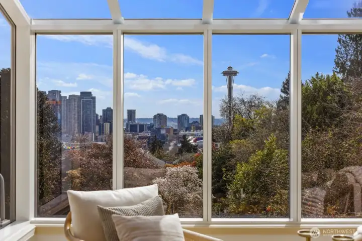 Welcome home to the best views of Seattle!