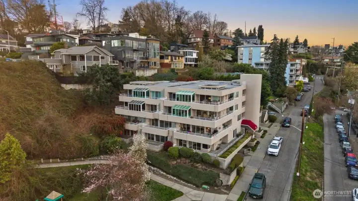 Gorgeous Le Parc on Queen Anne.