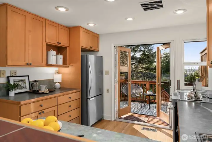 Seamless connection to the outdoors,