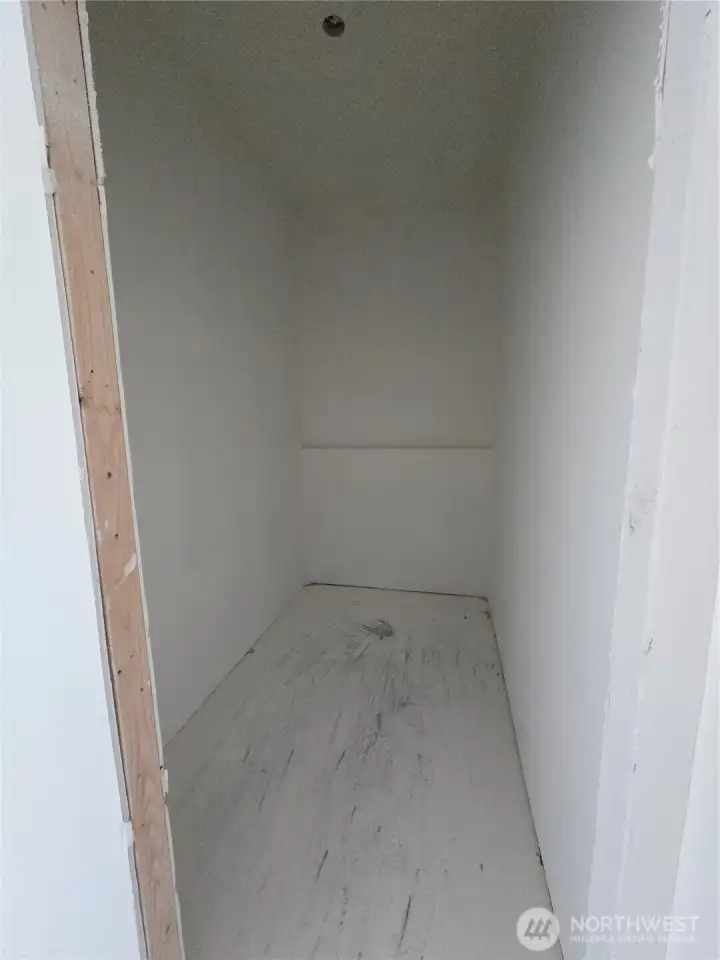 Walk-in closet Bedroom #3