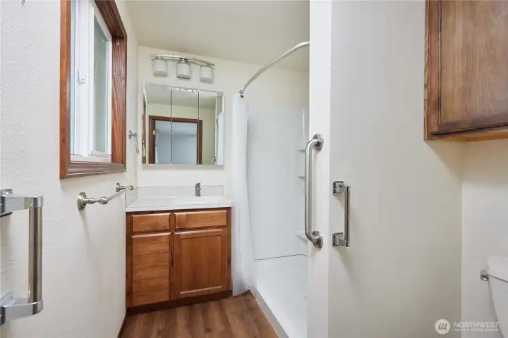 secondary bathroom