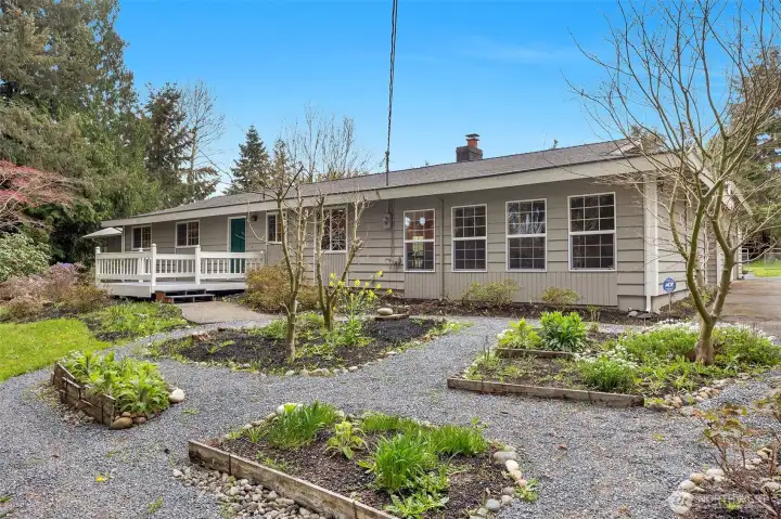 Front view with inviting front deck