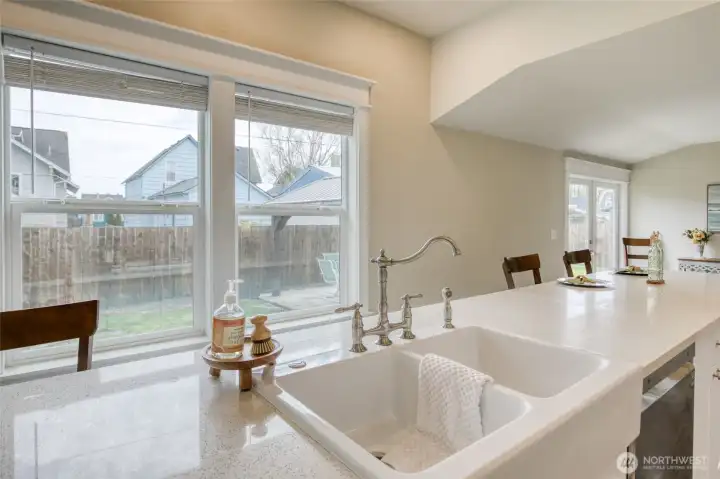 Farm style sink on 14ft quartz island