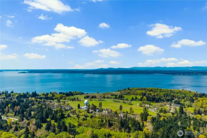 Discovery Park Right Next Door - Enjoy miles of walking trails, waterfront beaches, and one of Seattle's most iconic natural landscapes just moments from home.