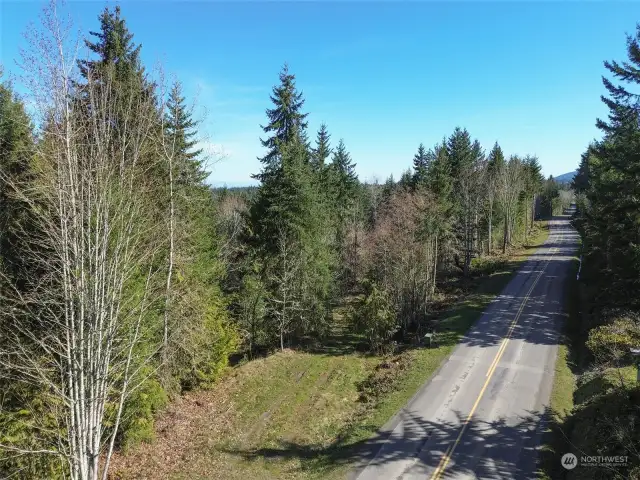 Aerial view of driveway and Township Line Road