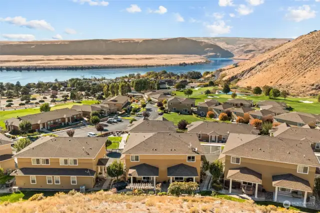 Solitude & Privacy at the Base of the Basalt Cliffs