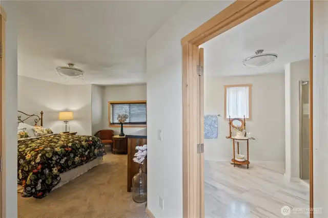 Main primary ensuite view