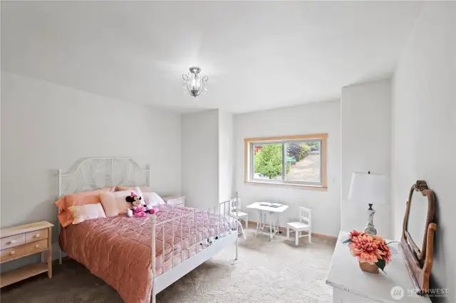 Upper bedroom