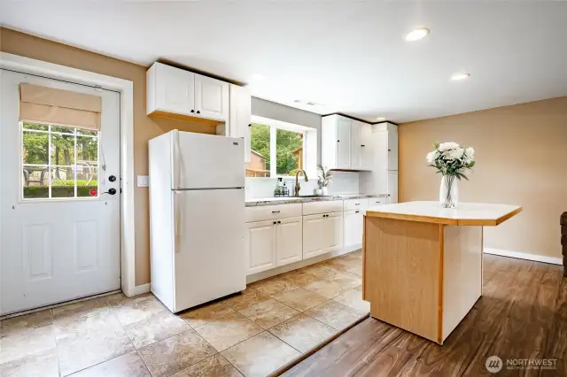 Second Kitchen/Mother in law with outdoor acess