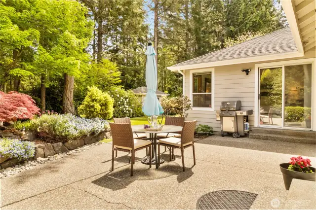 Dinner al fresco all summer long!