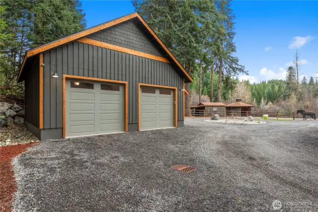 Detached Garage.