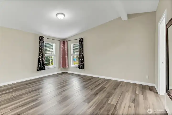 Large primary bedroom - Unfurnished