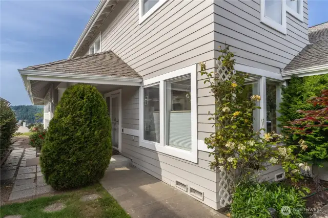 Entry Way to Front door on the right
