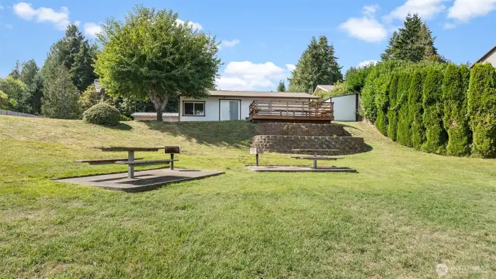 Community picnic area