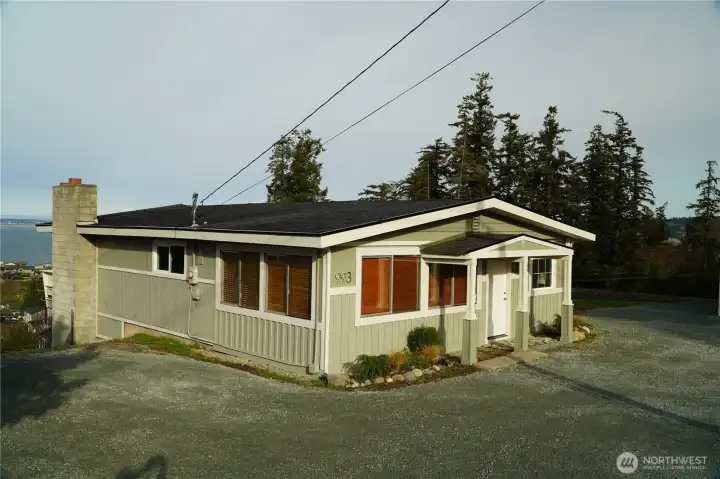 level entry with bluff views