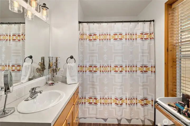 Primary ensuite bath