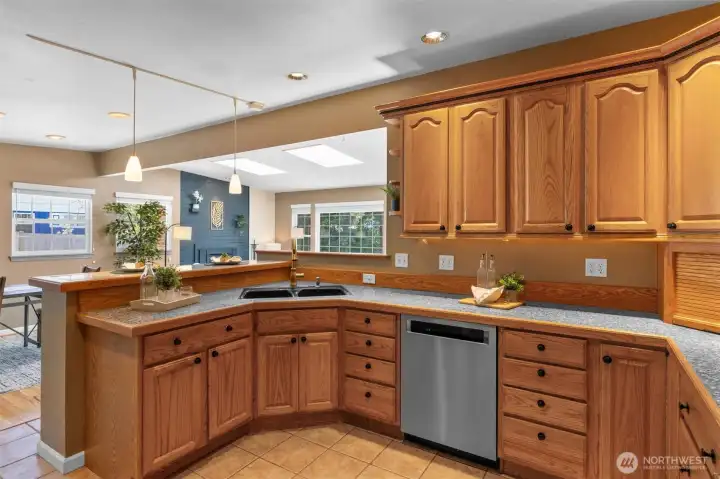 Kitchen and breakfast bar