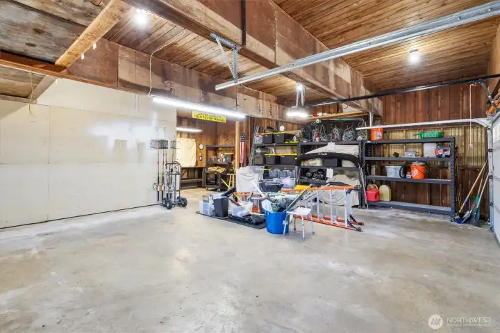 960sf garage and shop space