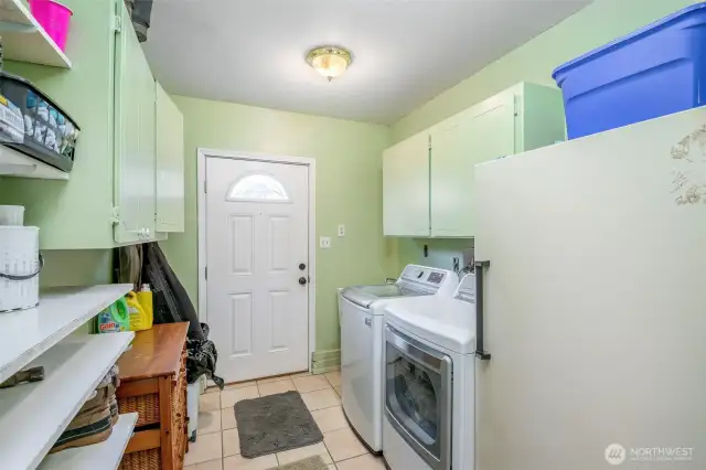 Southern Entrance And Utility/Mud Room. Washer And Dryer Stay With The Home