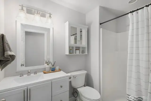 Main level 3/4 bath.