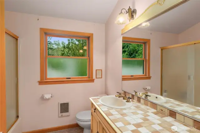 Bathroom - Upper