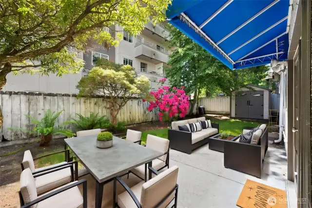 1721B entry, exclusive use of large yard