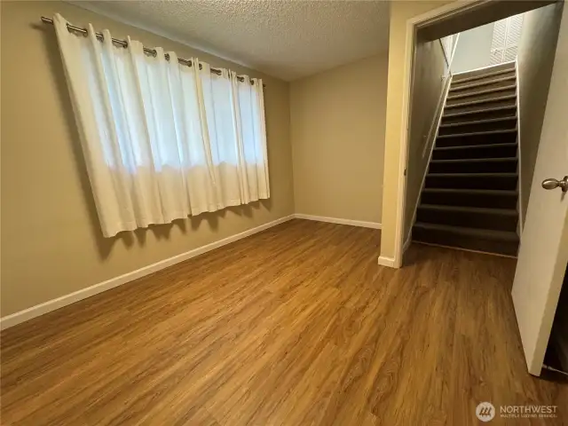 1723 office w/window