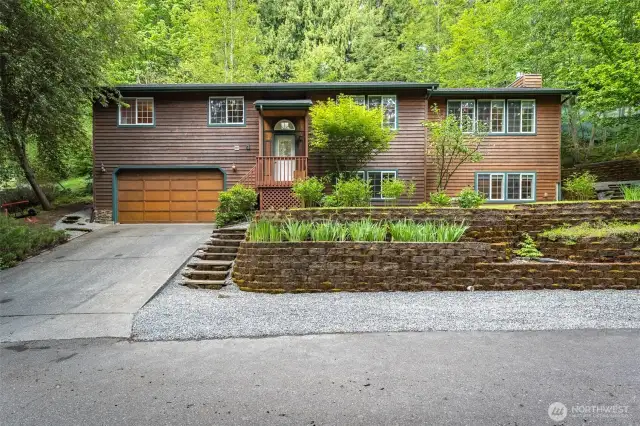 4 Alder Ct. in Sudden Valley - 20 minutes from both Mount Vernon and Bellingham.