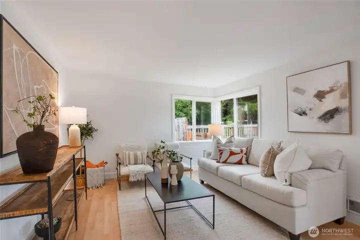 Bright and open space to entertain