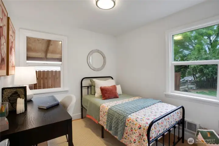 Space for living and working. Second bedroom ready for guests or office