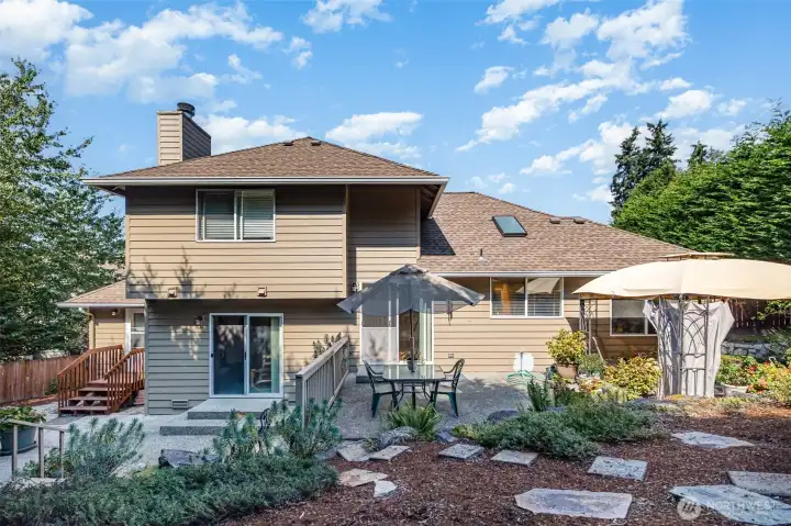 Access the beautiful backyard from your kitchen or from the bonus room.