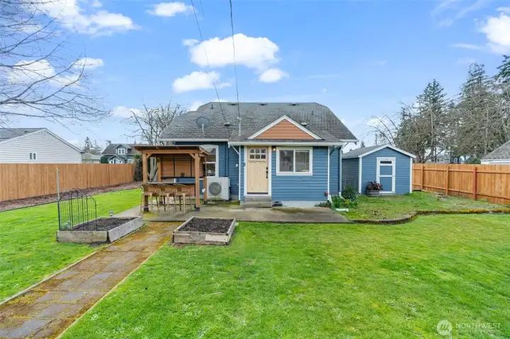 Spacious fully fenced yard