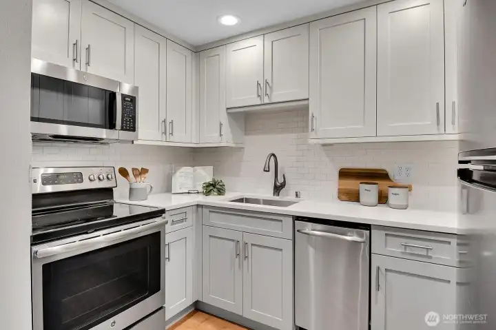 This sleek kitchen has been renovated for you.