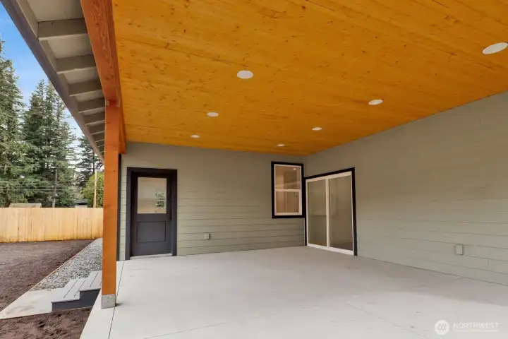 Perfect space to enjoy year-round and making lifetime memories!