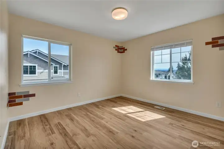 Additional secondary bedroom