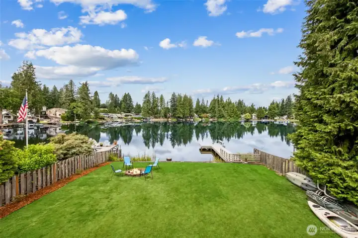 Lake Lucerne’s spring-fed water is known for it's clarity and peaceful surroundings. With no combustion engines it’s ideal for swimming, paddling, and quiet enjoyment.