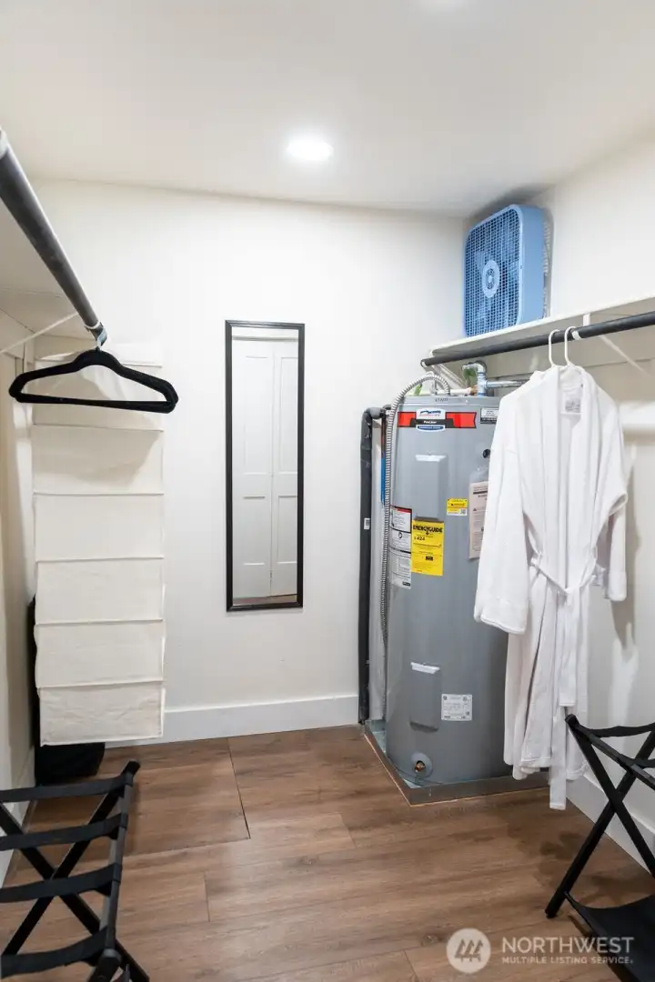 Walk in closet