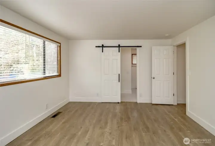 Primary suite
