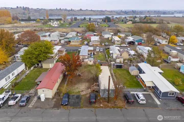 Mobile home park near the lake