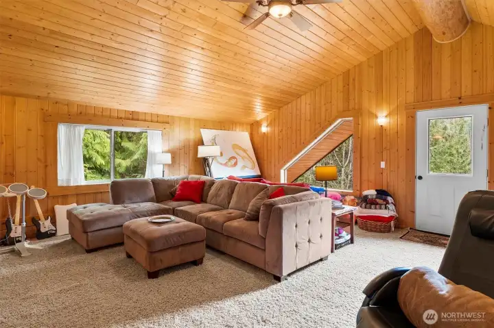 Upstairs loft - extra flex space & sleeping space w/ deck overlooking the clubhouse, pool, sport courts & mountains!