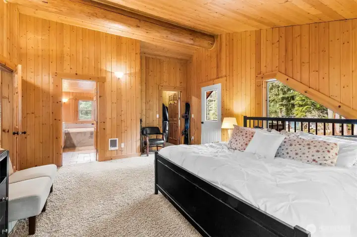 2nd floor bedroom with attached full En-Suite bathroom and walk-in closet.