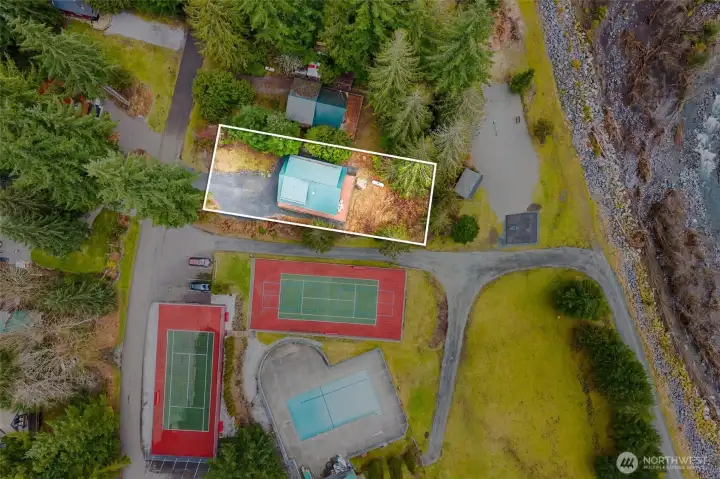 Ariel view showing lot proximity.