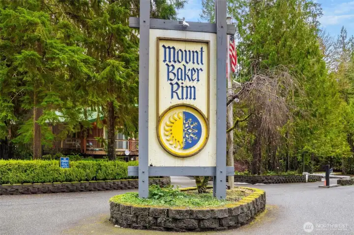 Mount Baker Rim Community entrance.