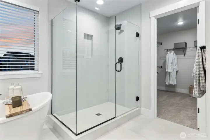 Photos are of the model home. Finishes and colors may vary.