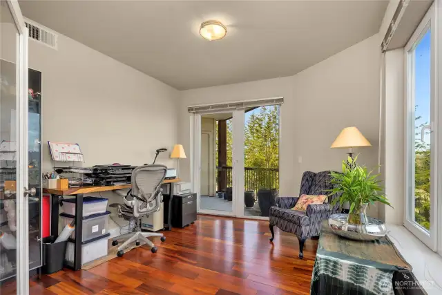 Office/flex room
